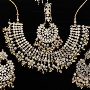 Indian jewelry, tikka, choker, earings, set